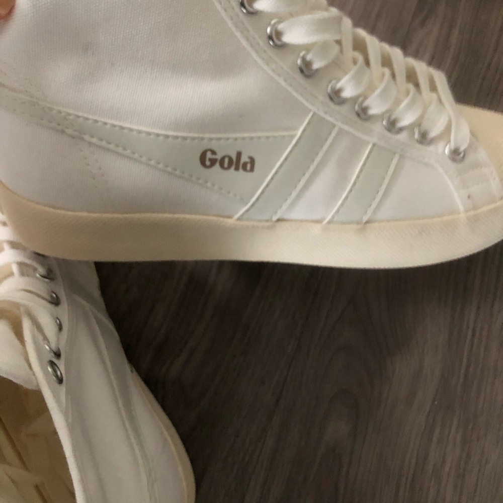 Gola white/cream high top laced sneakers